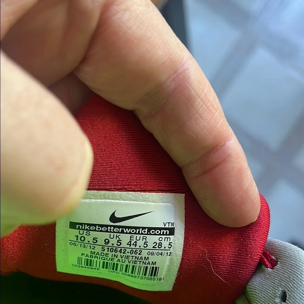 MEN’S 10.5 NIKE FREE RUN 5.0 SHOES